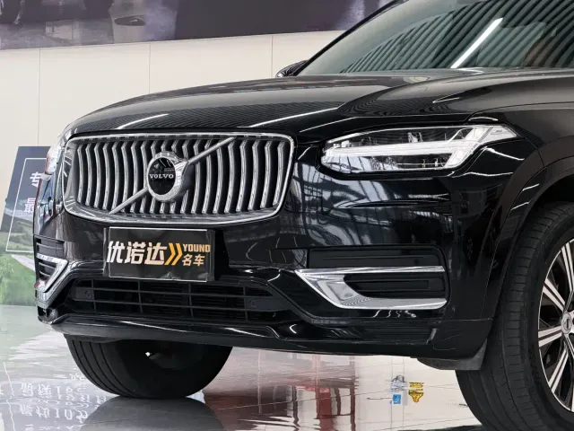 Volvo XC90 — Фото автомобиля 6