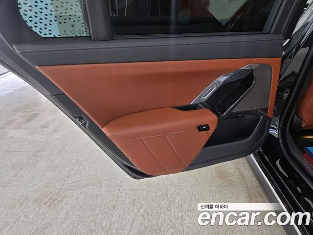 BMW 7 Series G70 — Фото автомобиля 18