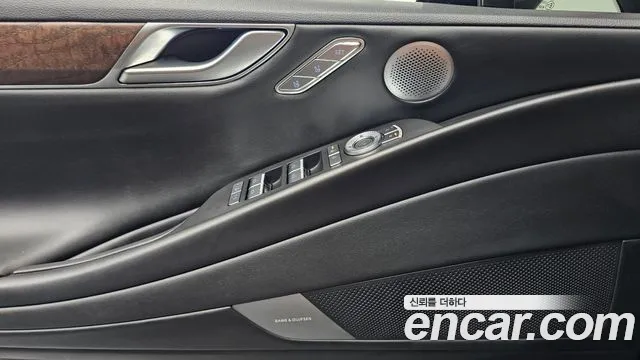 Genesis G80 Electrified G80 (RG3) — Фото автомобиля 17