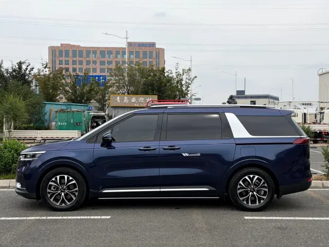 Kia Carnival — Фото автомобиля 5