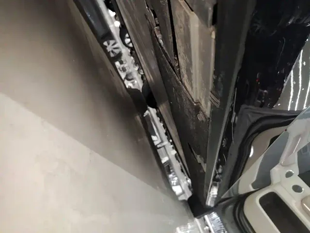 Li Auto MEGA — Фото автомобиля 20