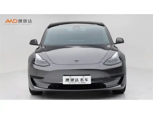 Tesla Model 3 — Фото автомобиля 2