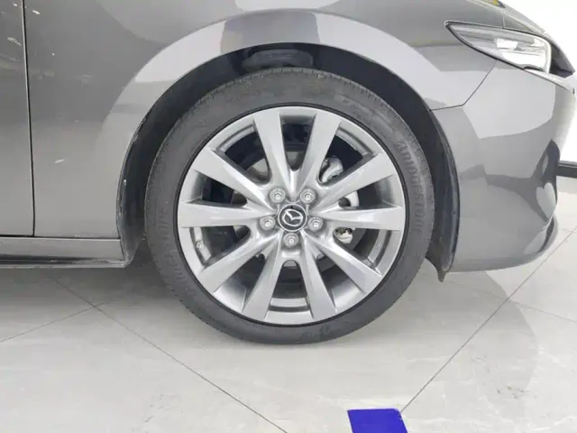 Mazda Axela — Фото автомобиля 6