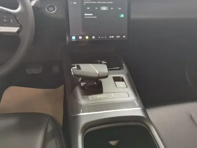 Changan Eado — Фото автомобиля 13