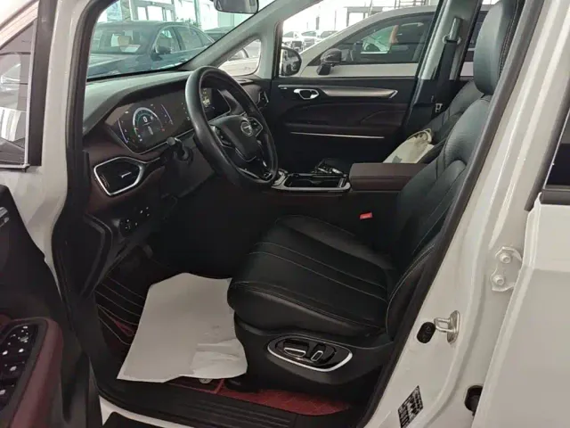 GAC Trumpchi M6 — Фото автомобиля 14
