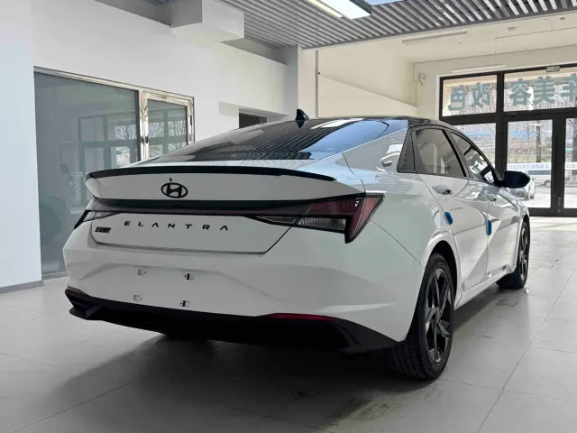 Hyundai Elantra — Фото автомобиля 6