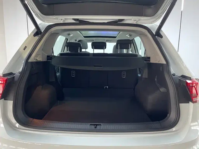 Volkswagen Tiguan L — Фото автомобиля 8