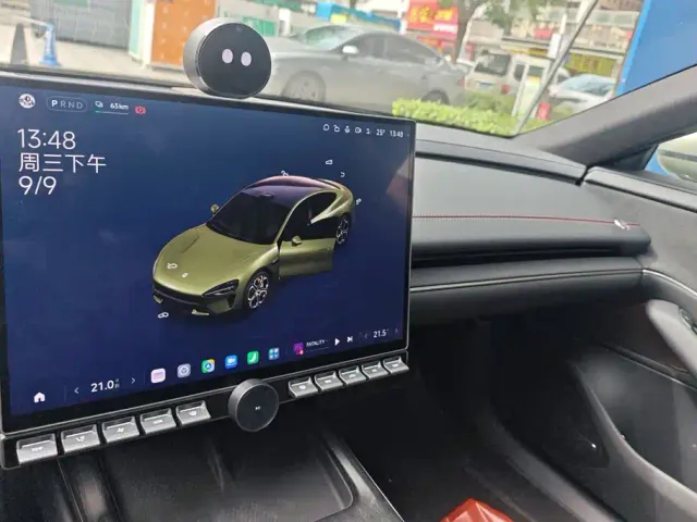 Xiaomi SU7 — Фото автомобиля 13