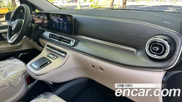 Mercedes-Benz V-Class — Фото автомобиля 17