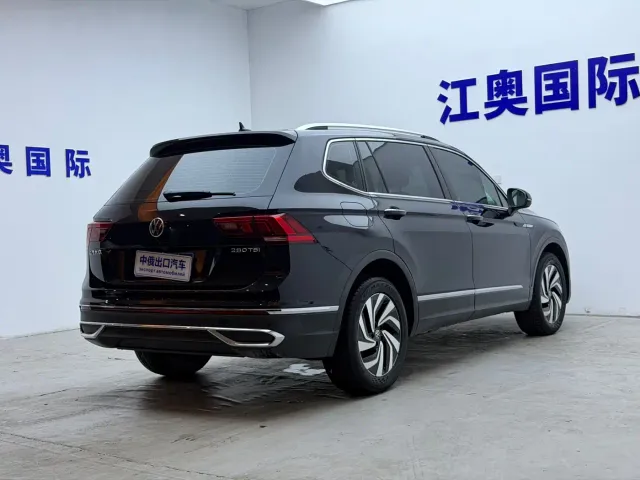 Volkswagen Tiguan L — Фото автомобиля 18