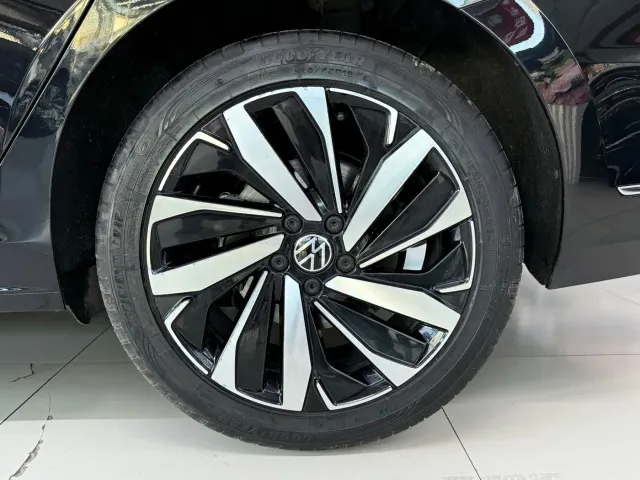 Volkswagen Passat — Фото автомобиля 14