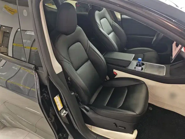 Tesla Model Y — Фото автомобиля 24