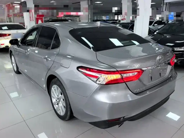 Toyota Camry — Фото автомобиля 4