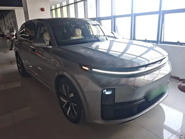 Li Auto L7 — Фото автомобиля 3