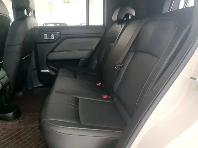 Baojun Yep Plus — Фото автомобиля 16