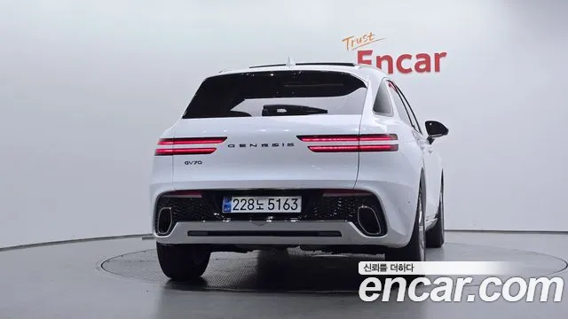 Genesis GV70 2.5T Бензин 2WD — Фото автомобиля 4