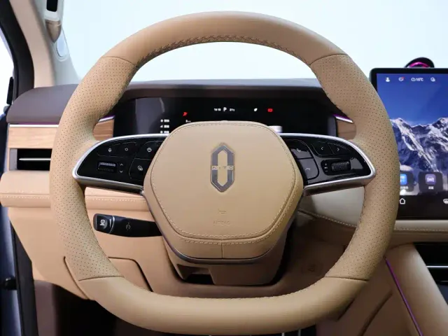 Aito M7 — Фото автомобиля 16