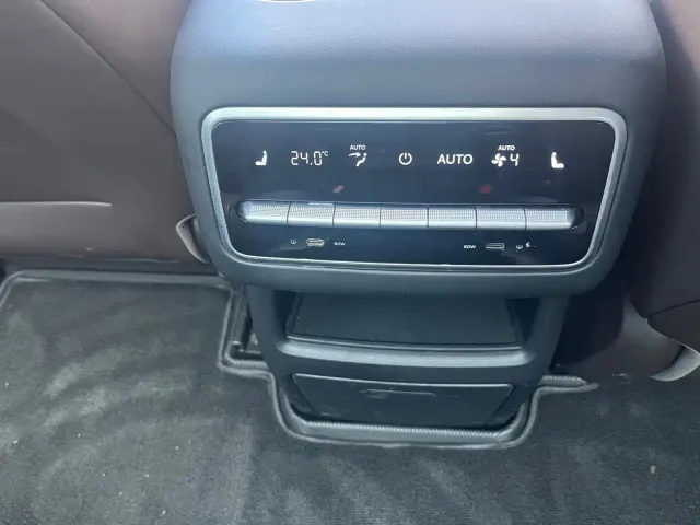 Li Auto L8 — Фото автомобиля 19