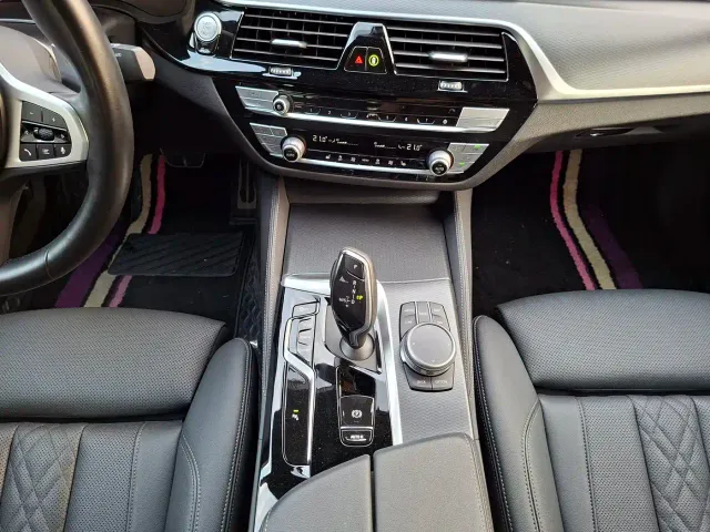 BMW 5 Series — Фото автомобиля 16