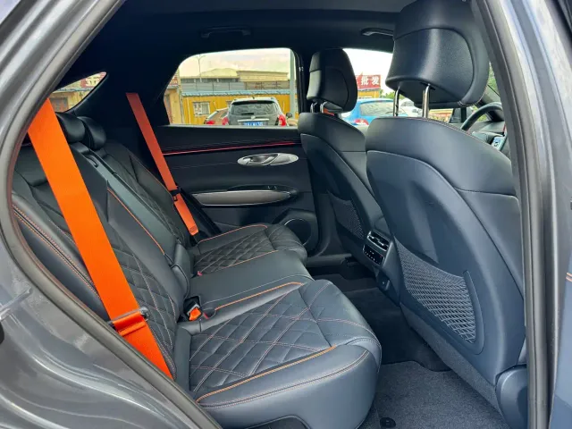 Genesis GV70 — Фото автомобиля 14