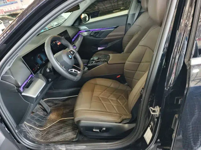 BMW 5 Series — Фото автомобиля 8