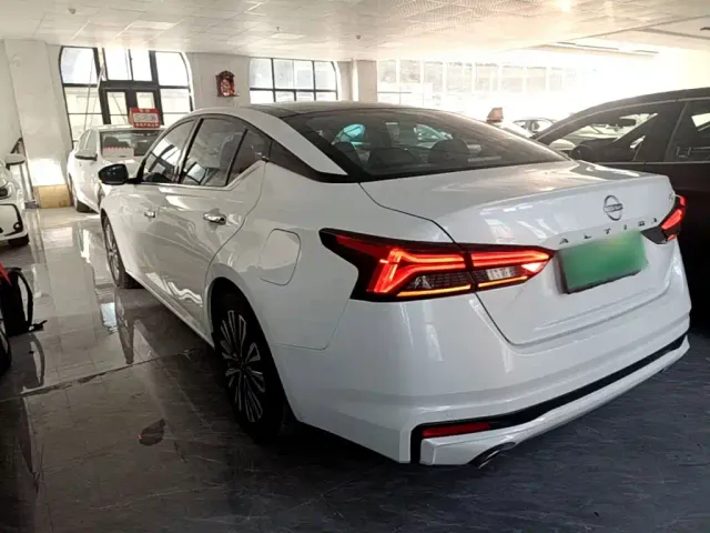 Nissan Teana — Фото автомобиля 4