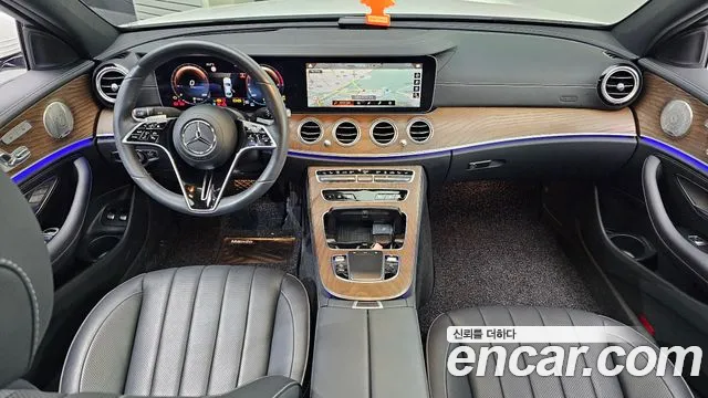 Mercedes-Benz E-Class — Фото автомобиля 7