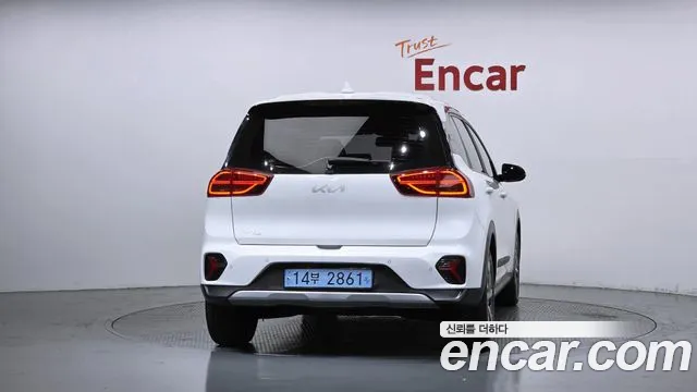 Kia Niro — Фото автомобиля 4