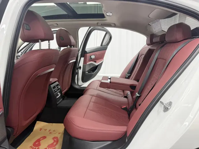 BMW 3 Series — Фото автомобиля 10