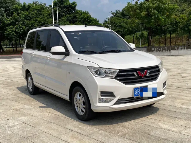 Wuling Hongguang — Фото автомобиля 3