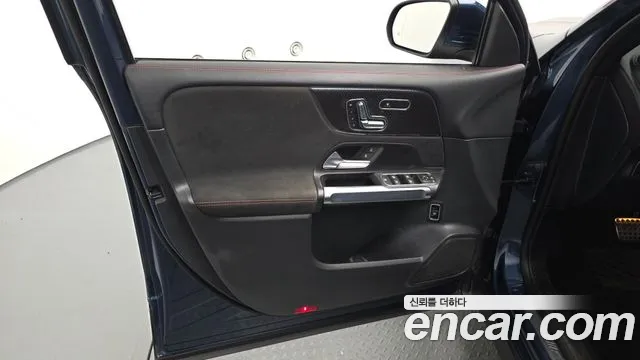Mercedes-Benz GLB-Class X247 — Фото автомобиля 12