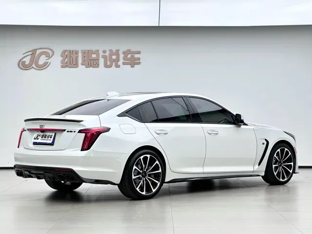 Cadillac CT5 — Фото автомобиля 3