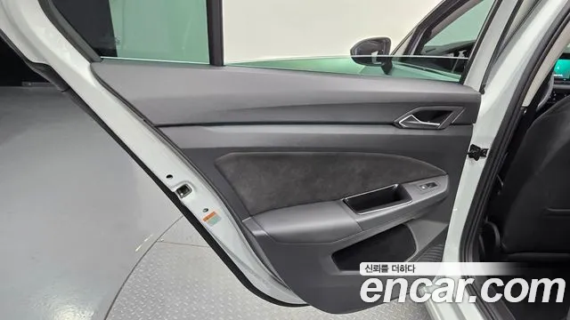 Volkswagen Golf Golf 8 поколение 2.0 TDI Prestige — Фото автомобиля 25