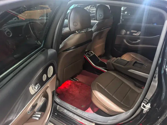 Mercedes-Benz E-Class — Фото автомобиля 9