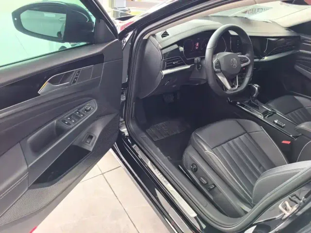 Volkswagen Passat — Фото автомобиля 15