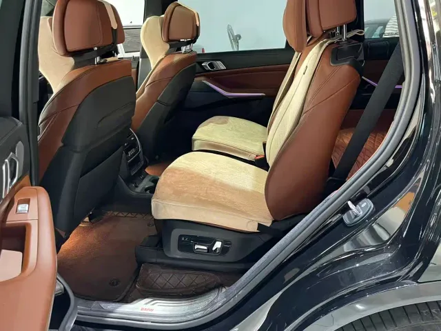 BMW X7 — Фото автомобиля 4