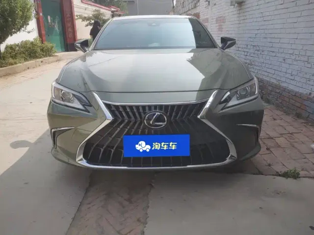 Lexus ES — Фото автомобиля 2