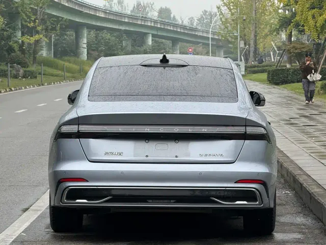 Lincoln Z — Фото автомобиля 16