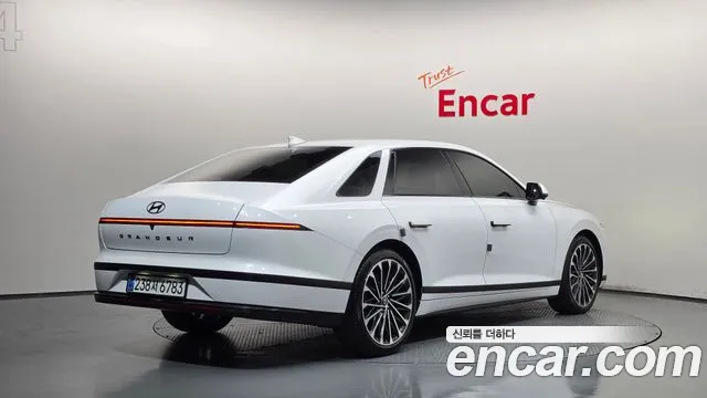 Hyundai Grandeur GN7 — Фото автомобиля 2