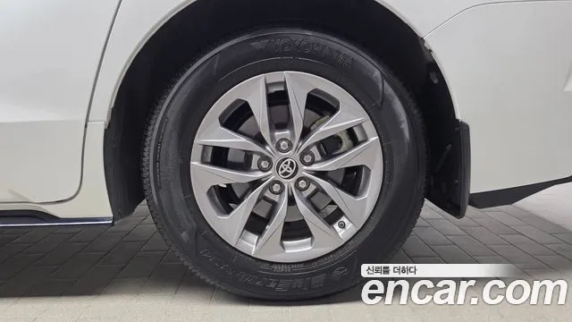 Toyota Sienna — Фото автомобиля 21