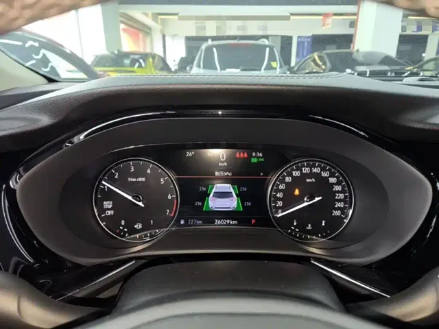 Buick Envision Plus — Фото автомобиля 11