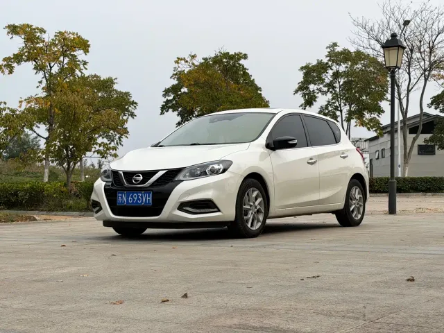 Фотография автомобиля — Nissan Tiida