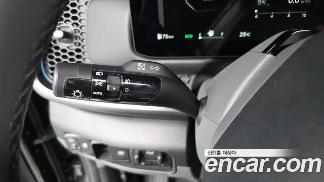 Kia Tasman Tasman 2.5T Бензин 4WD — Фото автомобиля 25