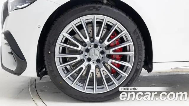 Mercedes-Benz E-Class — Фото автомобиля 5