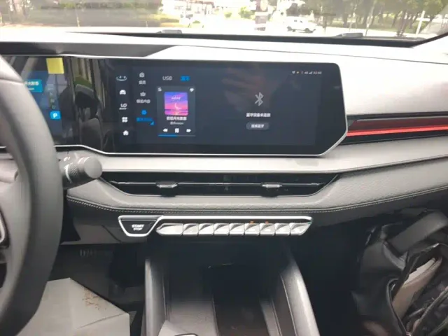 Geely Binrui — Фото автомобиля 12