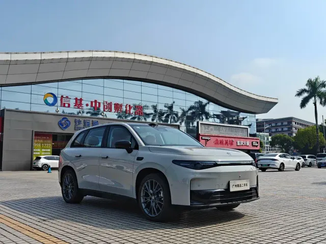 Leapmotor C10 — Фото автомобиля 3