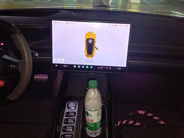 Xiaomi SU7 Ultra — Фото автомобиля 13
