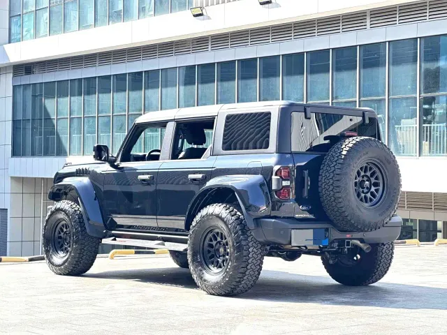 Ford Bronco — Фото автомобиля 10