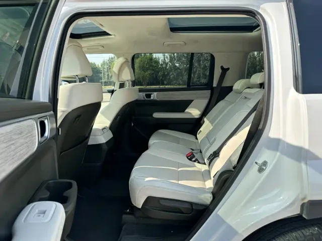 Hyundai Santa Fe — Фото автомобиля 10
