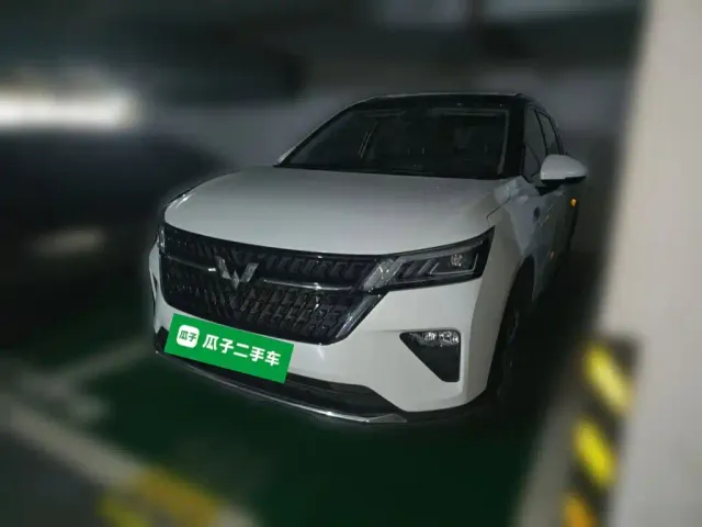 Фотография автомобиля — Wuling Asta